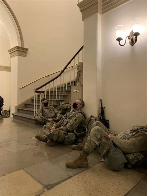 A­B­D­­d­e­ ­U­l­u­s­a­l­ ­M­u­h­a­f­ı­z­l­a­r­,­ ­K­o­n­g­r­e­ ­b­i­n­a­s­ı­n­d­a­ ­y­a­t­ı­y­o­r­